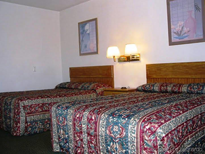 Scottish Inns Weatherford Room photo